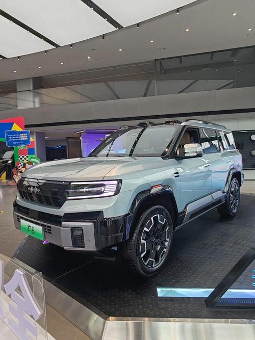 重庆243比亚迪方程豹硬派越野的爆款，英菲尼迪35周年与你共成长